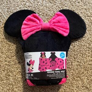 Disney’s Minnie Mouse Hooded Towel